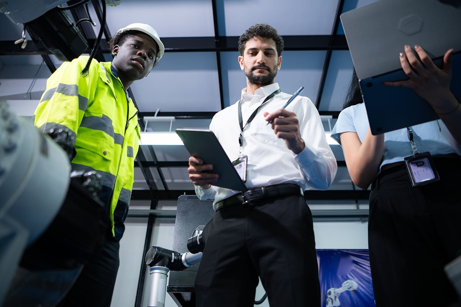 technicians-are-introducing-industrial-hand-robots-2026-01-07-02-06-01-utc.jpg